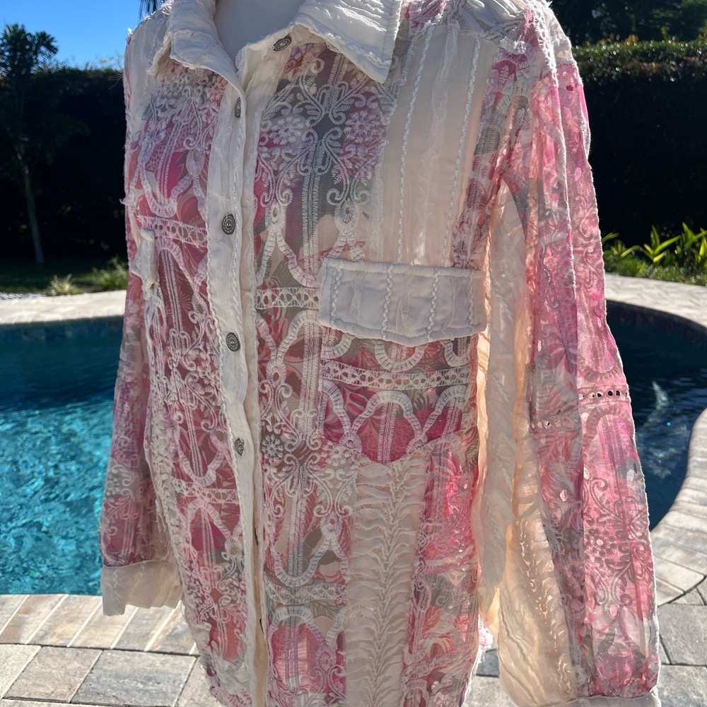 POL Pink and White Lace Button-Up Women Top - Picture 4 of 9